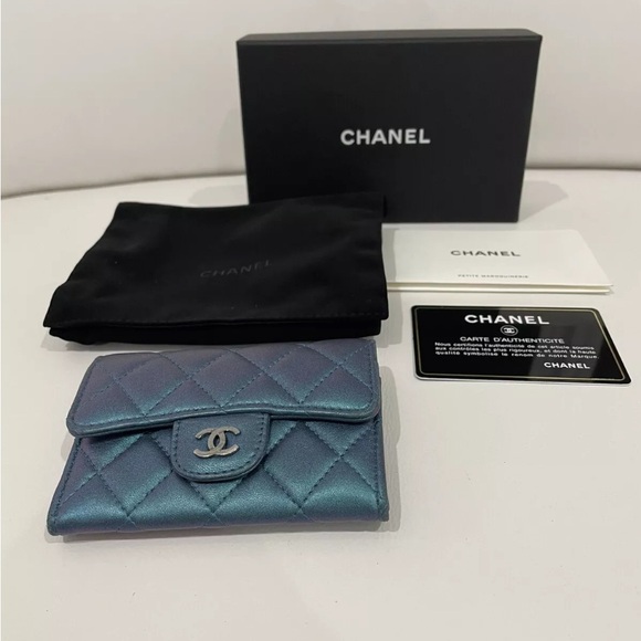 ❌SOLD❌ Iridescent Lambskin Quilted Small Compact Wallet Turquoise/Lavender Tones - Picture 10 of 10